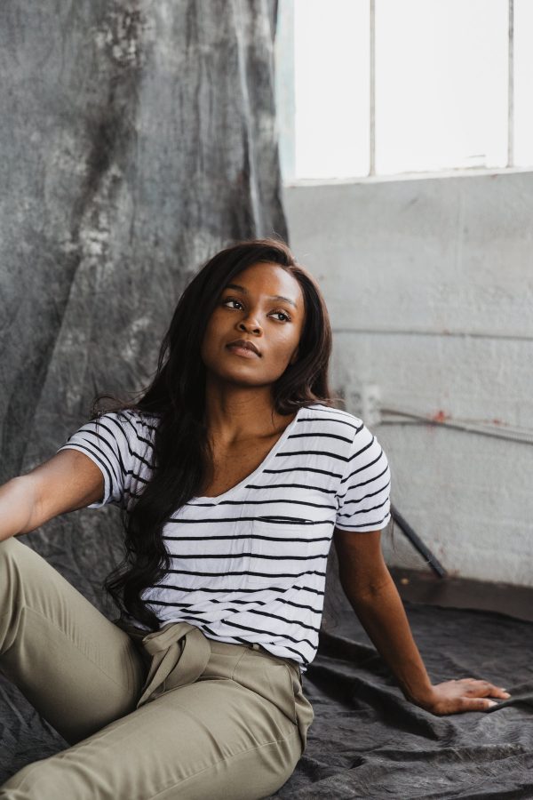 a-model-in-khaki-trousers-and-a-striped-t-shirt Παντελόνι Ριγέ