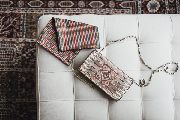 a-wooden-bag-with-a-beaded-handle Τσάντα 014