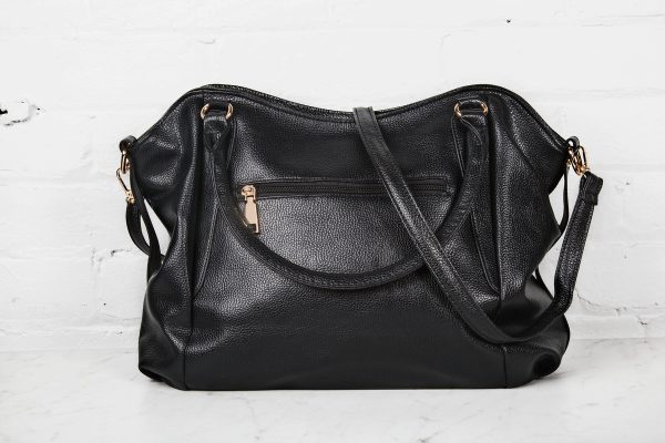 black-over-the-shoulder-bag Τσάντα Μαύρο