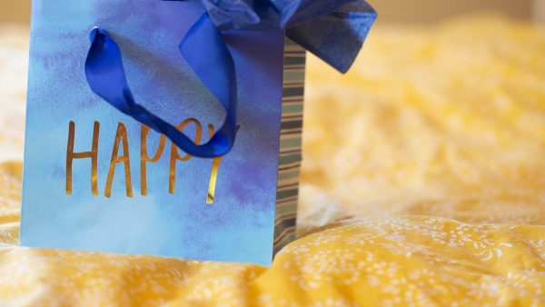 blue-gift-bag-with-gold-lettering Τσάντα Μπλε