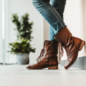 boots-against-the-wall Μπότες 010