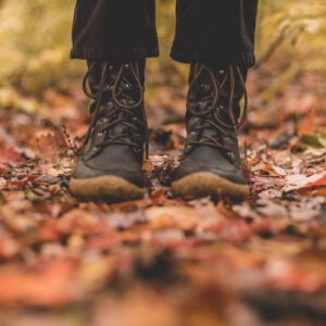 boots-in-autumn-leaves Μπότες 002