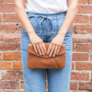 Clutch Καφέ 002