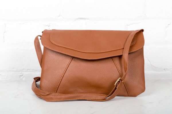 brown-purse-with-shoulder-strap Τσαντάκι Καφέ 002