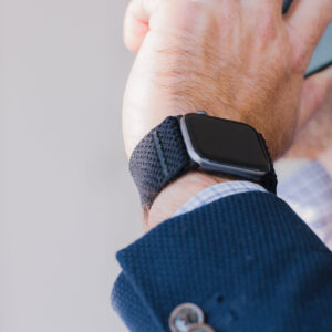 close-up-of-a-persons-wrist-with-a-watch-on-it Ρολόι 027
