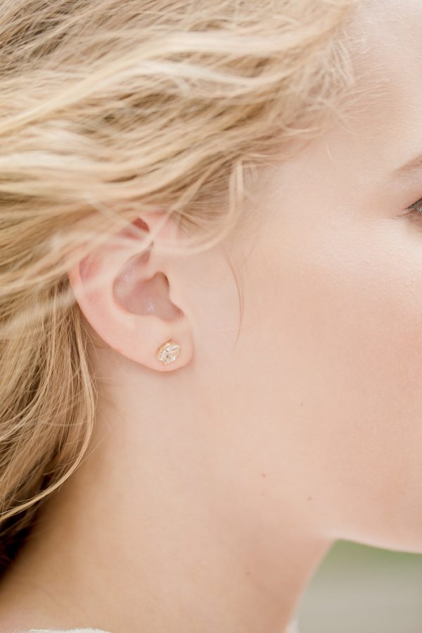 close-up-of-women-wearing-diamond-earring Σκουλαρίκι 002