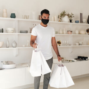 customer-in-face-mask-smiles-and-holds-white-shopping-bags Τσάντες Λευκό 005
