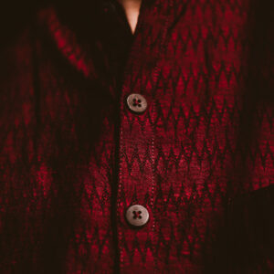 dark-red-shirt-with-wooden-buttons Πουκάμισο Κόκκινο 008
