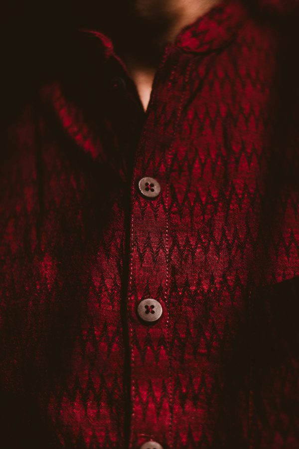 dark-red-shirt-with-wooden-buttons Πουκάμισο Κόκκινο 008