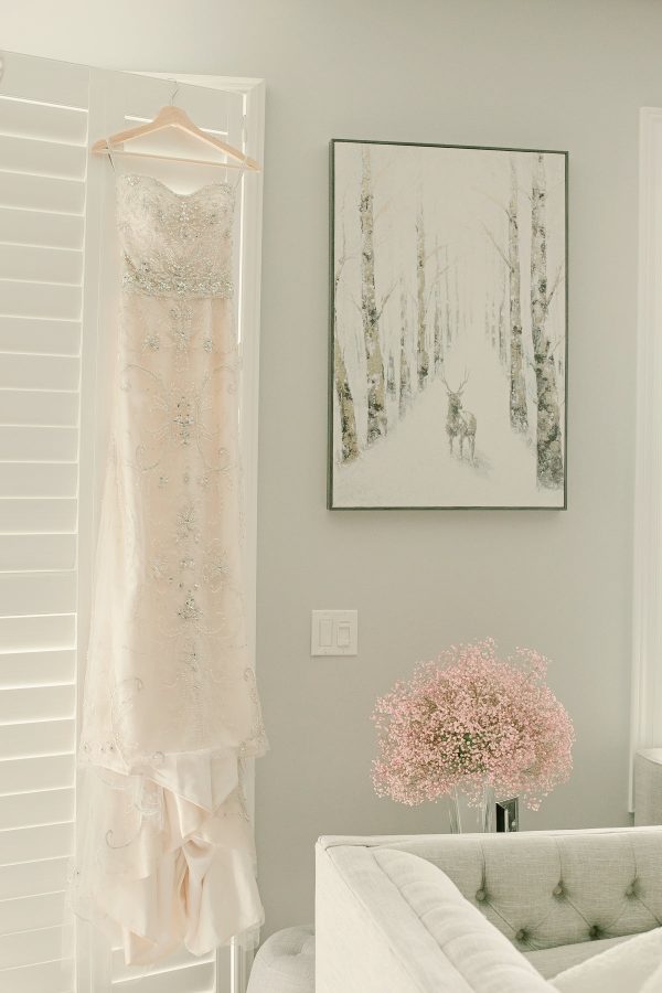 fancy-embroidered-dress-on-display Φόρεμα 039