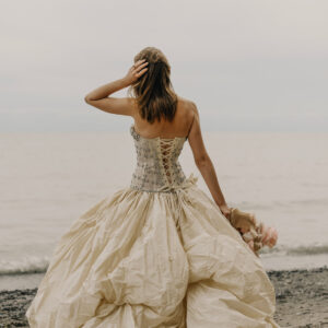 flowing-skirt-and-beaded-bodice-wedding-dress Φούστα 004