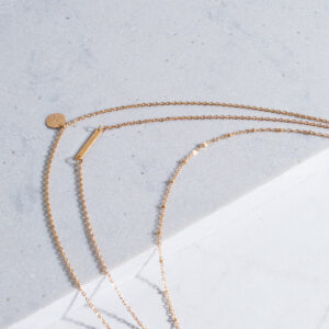 gold-chain-necklace-on-corner Κολιέ Χρυσό 006