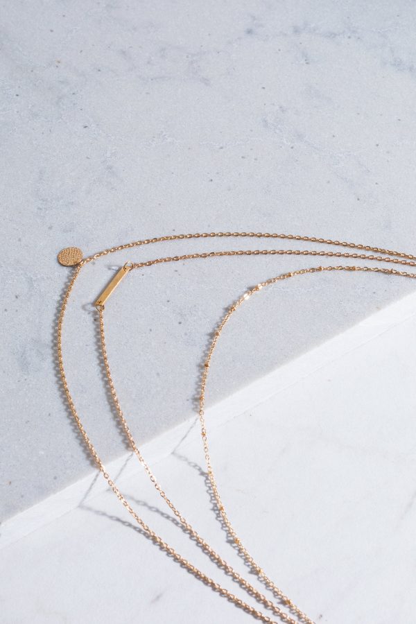 gold-chain-necklace-on-corner Κολιέ Χρυσό 006