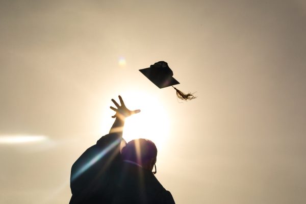grad-student-throwing-up-cap Καπέλο Jockey 006