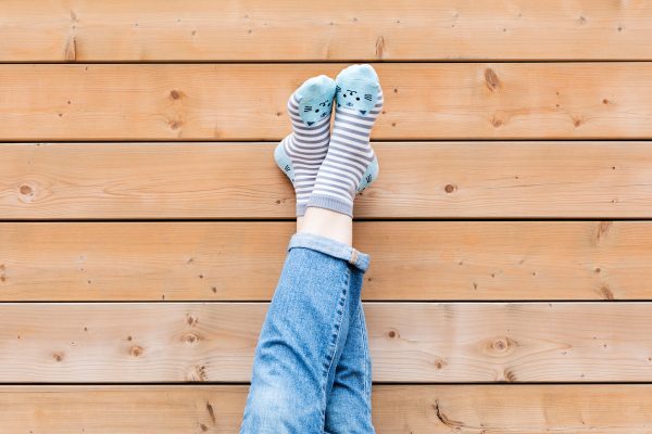 legs-crossed-cat-socks Κάλτσες 011