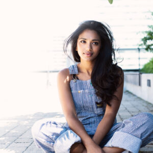 long-brown-hair-and-overalls Σαλοπέτα Καφέ