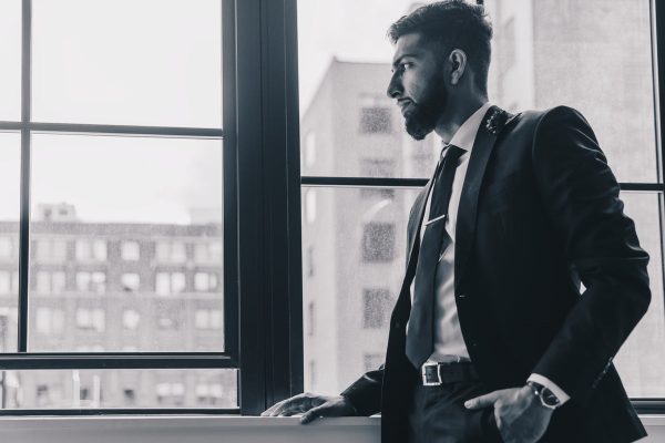 man-in-suit-thinking Κοστούμι 008