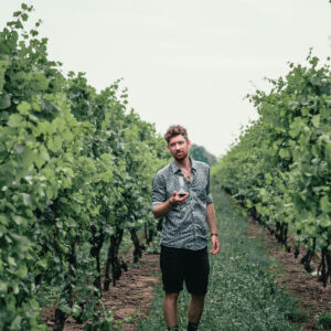 mens-fashion-stood-in-vineyard-shirt-and-shorts Πουκάμισο Ανδρικό 008