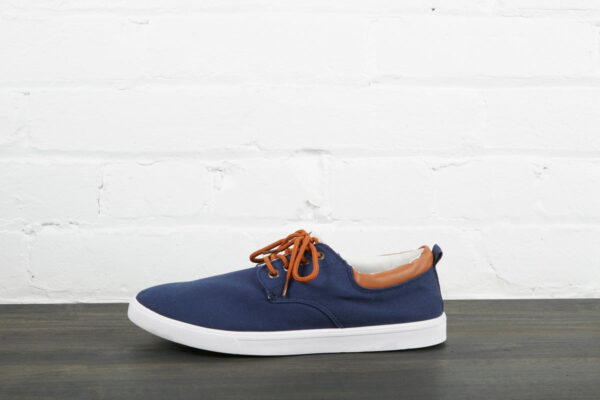 navy-blue-and-white-left-shoe Παπούτσι Μπλε Σκούρο