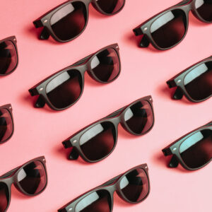 pattern-of-black-sunglasses-on-pink Γυαλιά Ηλίου Μαύρο 013