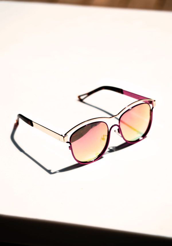 pink-sunglasses-on-white Γυαλιά Ηλίου Ροζ