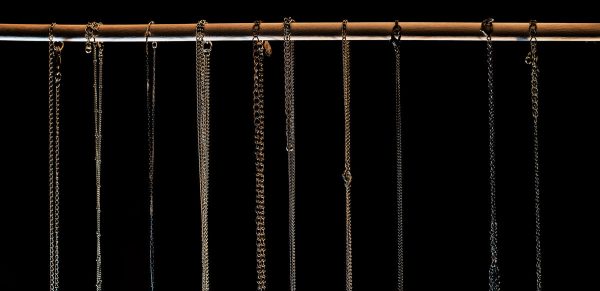 row-of-necklace-chains-close-up Κολιέ 008
