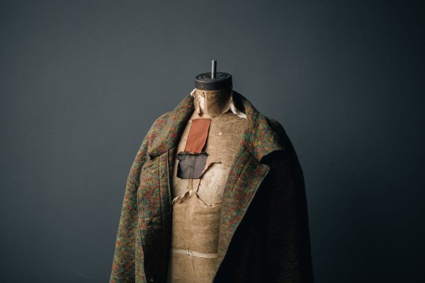 sewing-body-form-with-wool-coat Παλτό 005