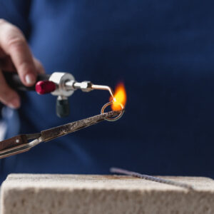 shaping-a-ring-with-fire Δαχτυλίδι 010