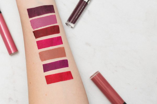 testing-lipstick-shades-on-arm Γυαλιά Ηλίου 017