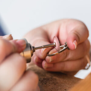 using-a-rotary-tool-on-jewelry Κόσμημα 010