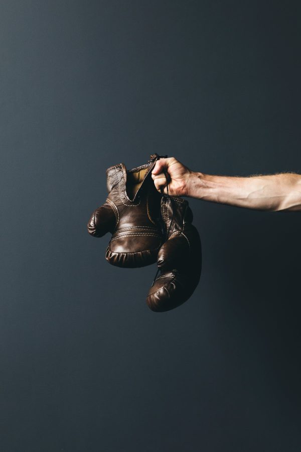 vertical-antique-boxing-gloves Γάντια 005