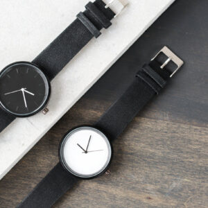 watches-in-black-white Ρολόγια Μαύρο 002
