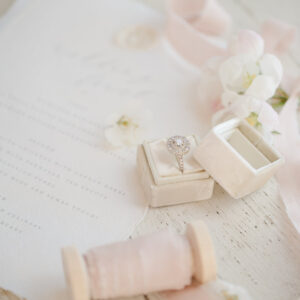 wedding-ring-in-a-ring-box Δαχτυλίδι 021