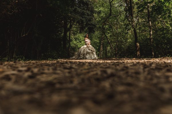 wide-photo-of-woman-in-dress-in-the-woods Φόρεμα 029