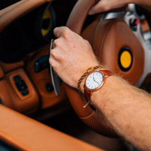 wrist-watch-on-driving-arm Ρολόι 012