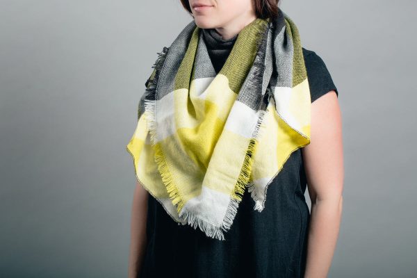 yellow-and-grey-scarf-product Κασκόλ Κίτρινο