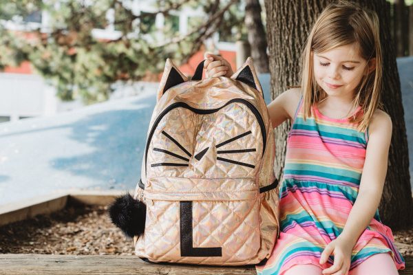 young-girl-with-new-backpack-for-school Σακίδιο Πλάτης 005